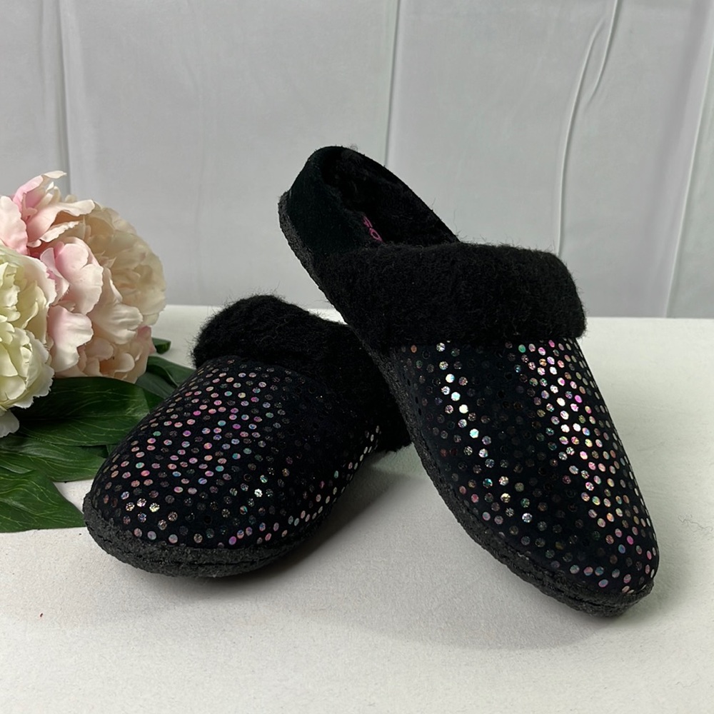 NWOB Sorel Youth Black Iridescent Suede Nakiska II Slide Slipper Size Big Kid 3